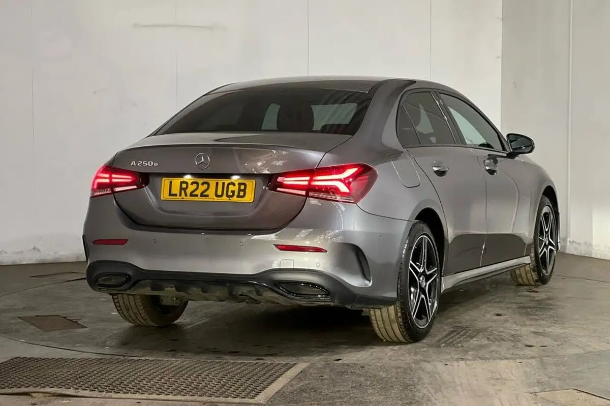 2022-mercedes-benz-a-class-20-a250-amg-line-executive-edition-saloon-4d-big-16