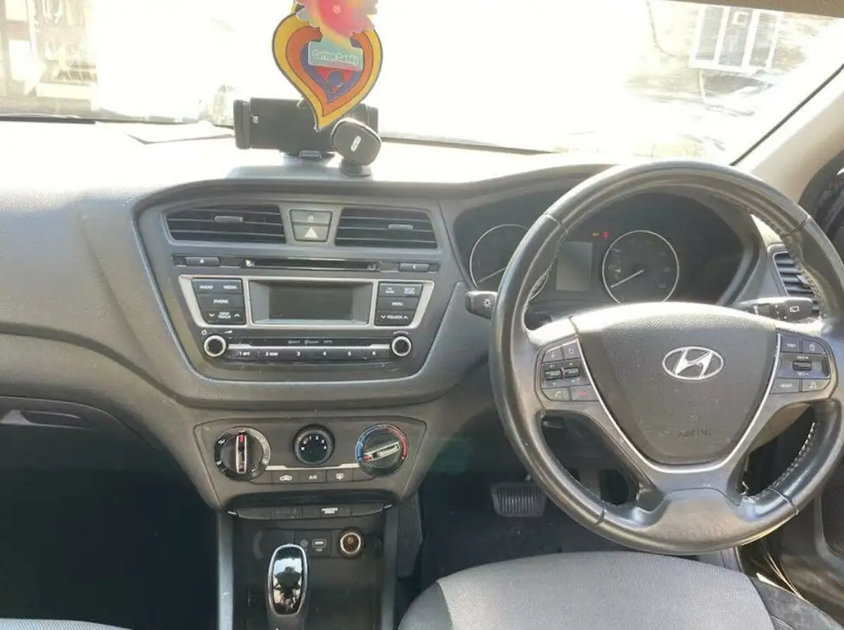 2017-hyundai-i20-14-se-auto-big-3
