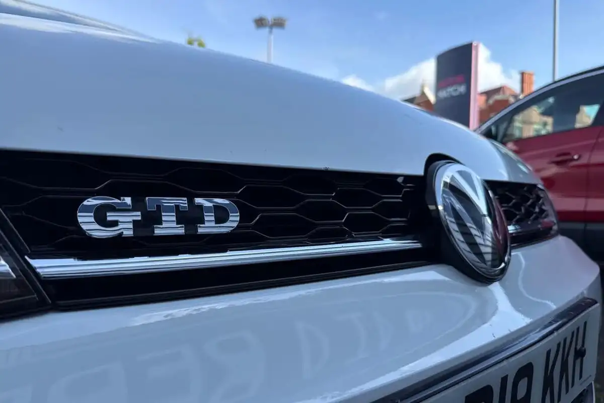 2019-volkswagen-golf-20tdi-gtd-blueline-hatchback-5d-dsg-big-38