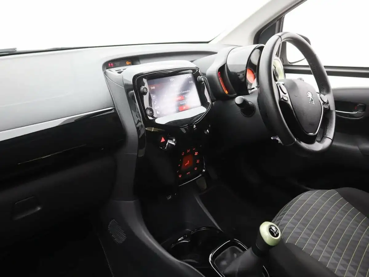 2021-peugeot-108-10-collection-hatchback-big-8