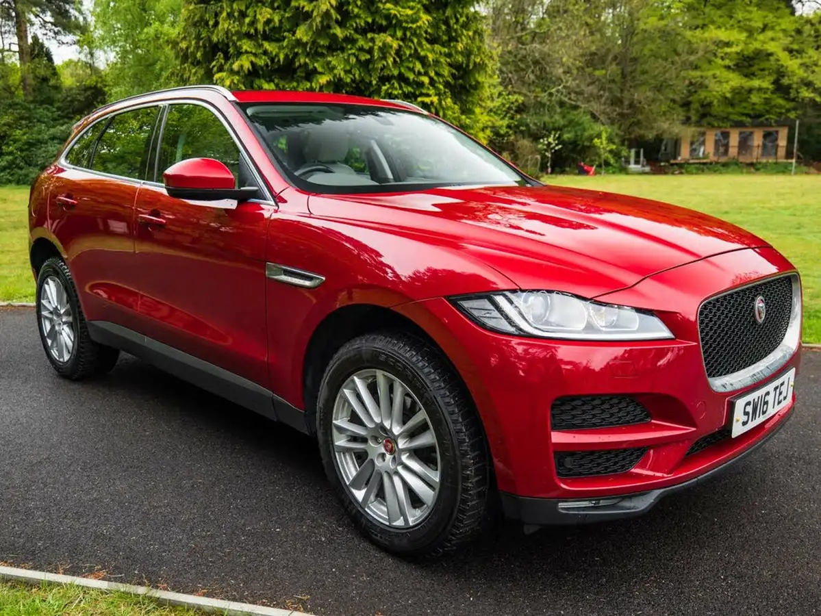 2016-jaguar-f-pace-20-i4d-portfolio-awd-auto-big-15