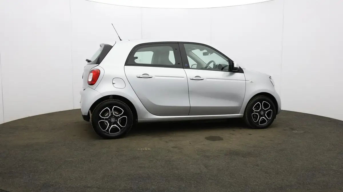 2019-smart-forfour-eq-prime-premium-big-46