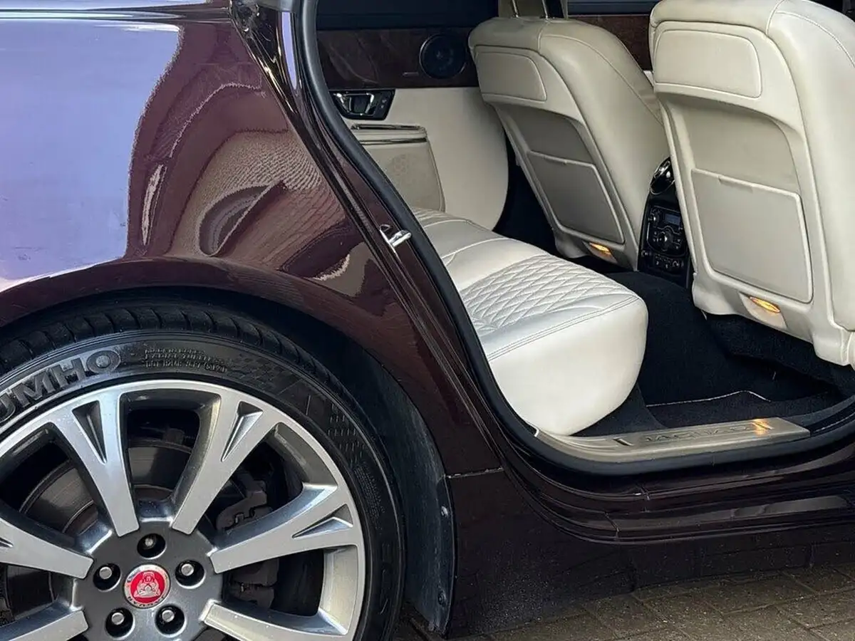 2019-jaguar-xj-series-30td-xj-portfolio-lwb-big-52