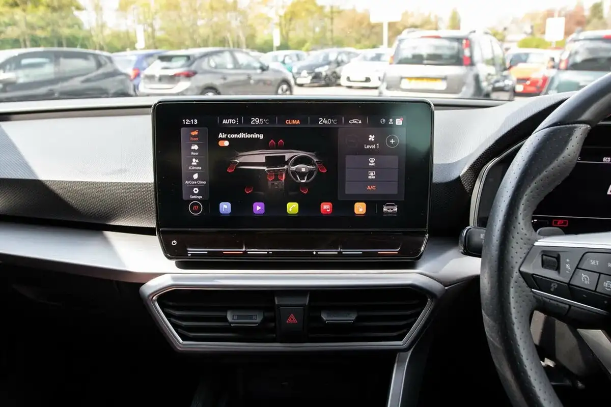 2020-seat-leon-15-etsi-fr-estate-big-27