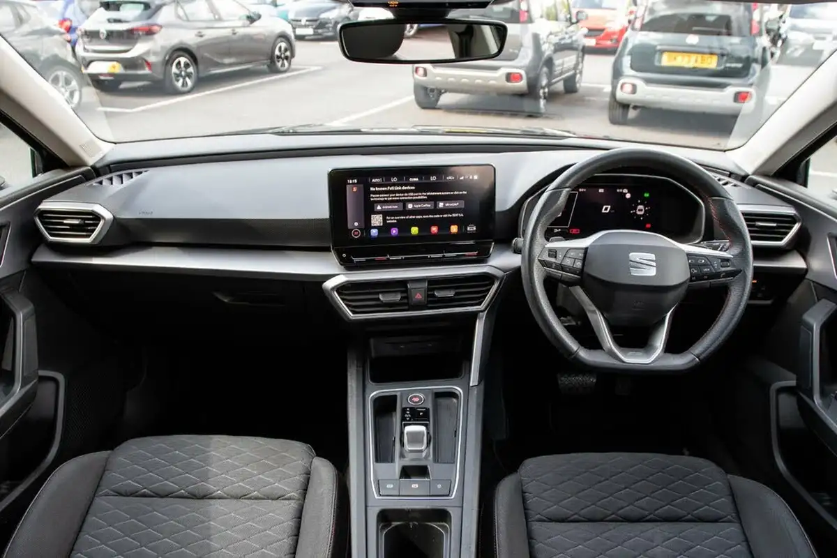 2020-seat-leon-15-etsi-fr-estate-big-3