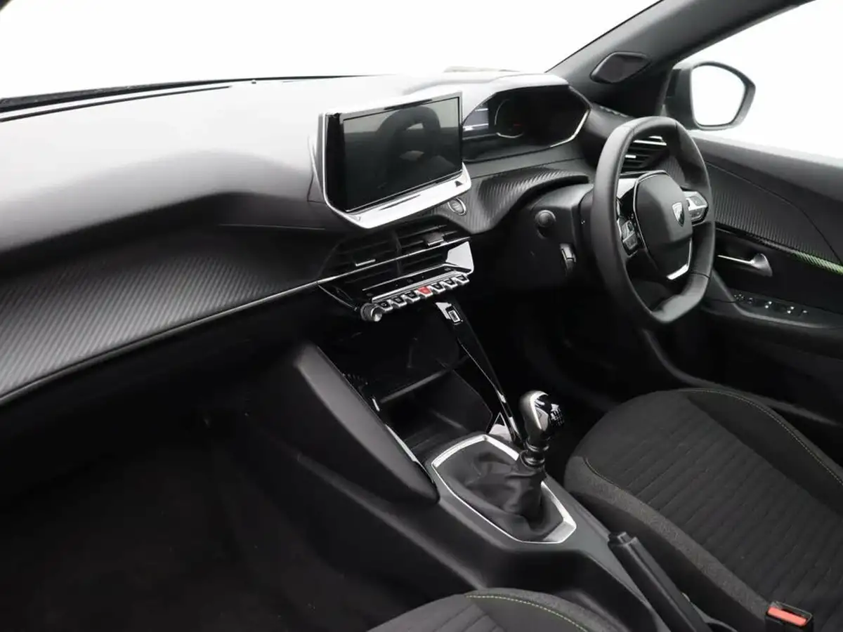 2023-peugeot-2008-suv-12-puretech-active-big-7