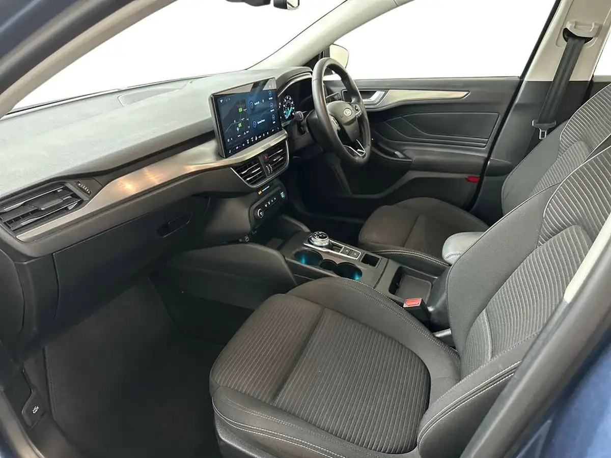 2022-ford-focus-15-titanium-120ps-estate-auto-big-10