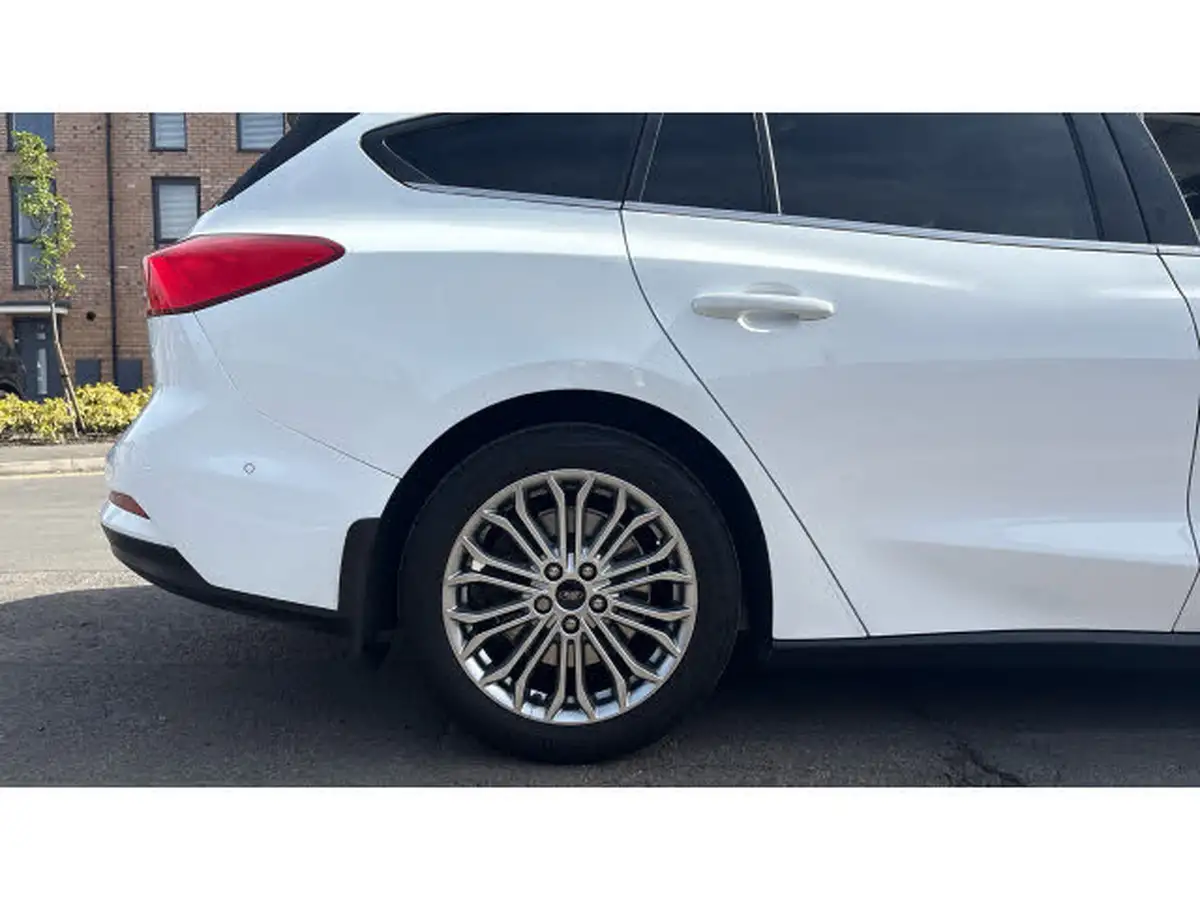 2022-ford-focus-big-6