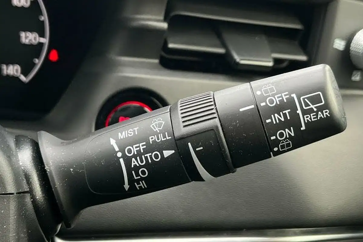 2022-honda-hr-v-15-i-mmd-advance-big-14