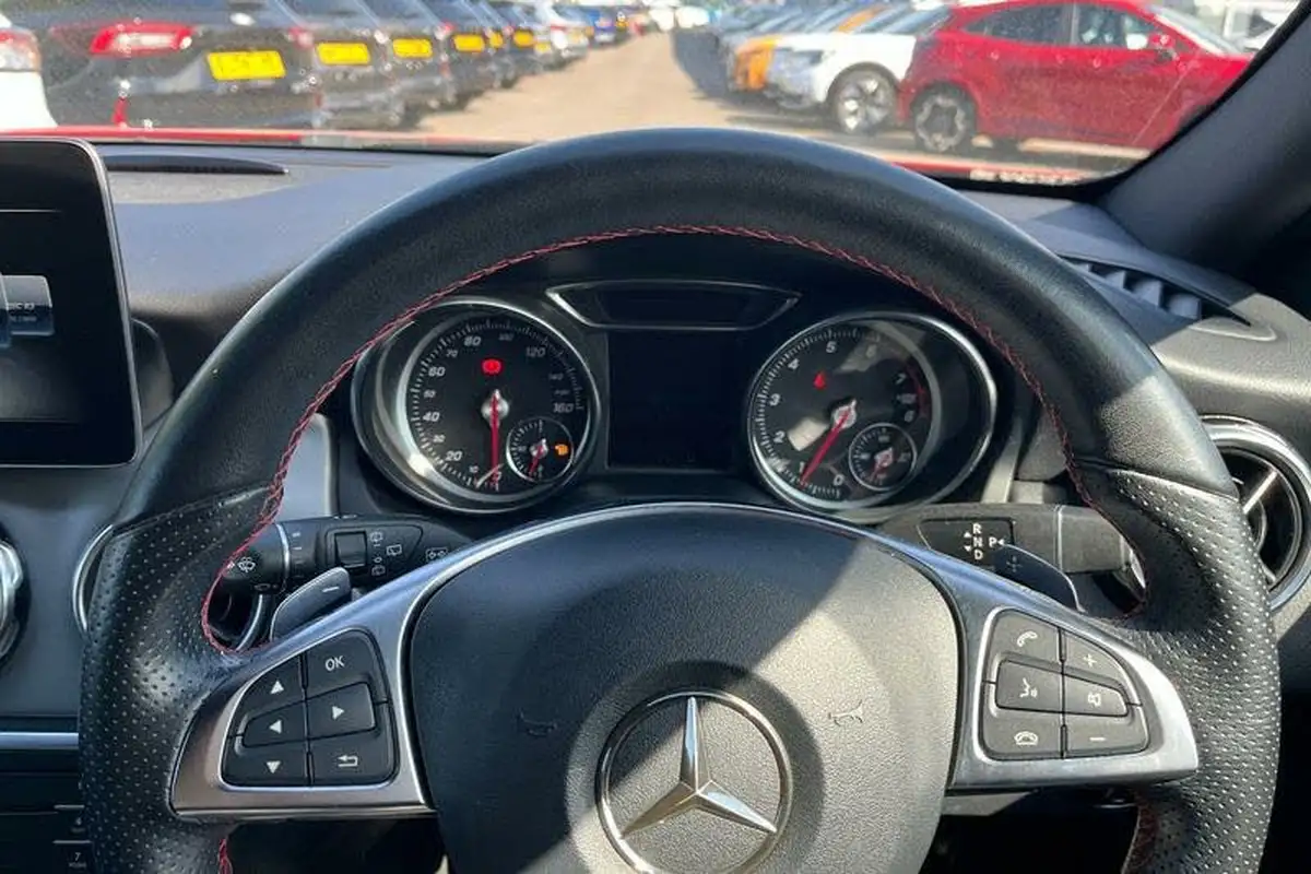 2019-mercedes-benz-gla-class-16-gla-180-amg-line-edition-7g-dct-big-11