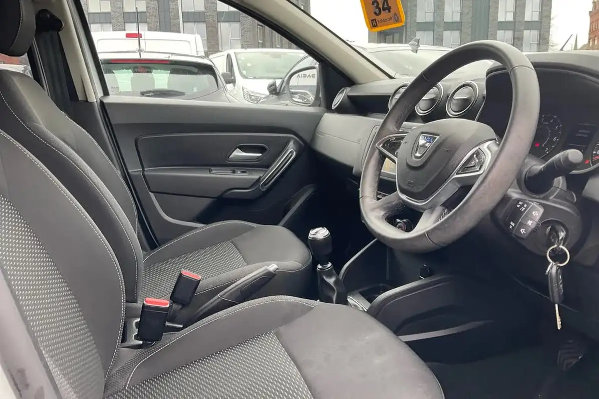 2021-dacia-duster-10-tce-comfort-90bhp-station-wagon-5d-big-17
