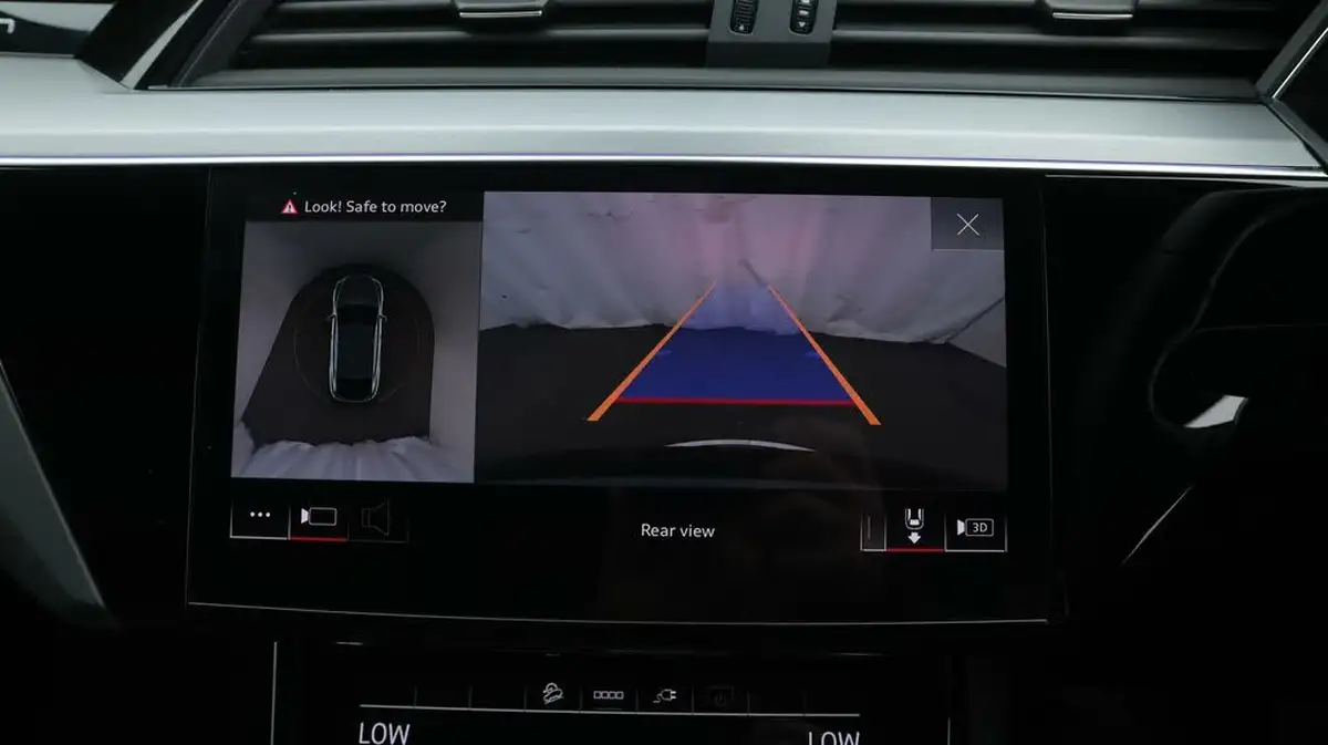 2022-audi-e-tron-55e-black-edition-sportback-big-27