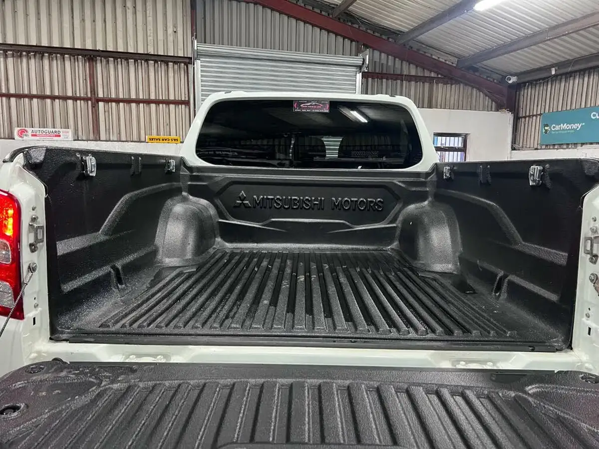 2018-mitsubishi-l200-24di-d-warrior-eu6-auto-big-13