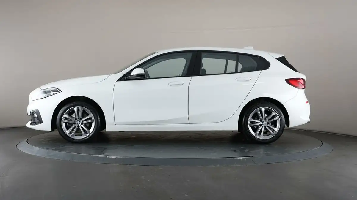 2021-bmw-1-series-15td-116d-sport-lcp-big-30