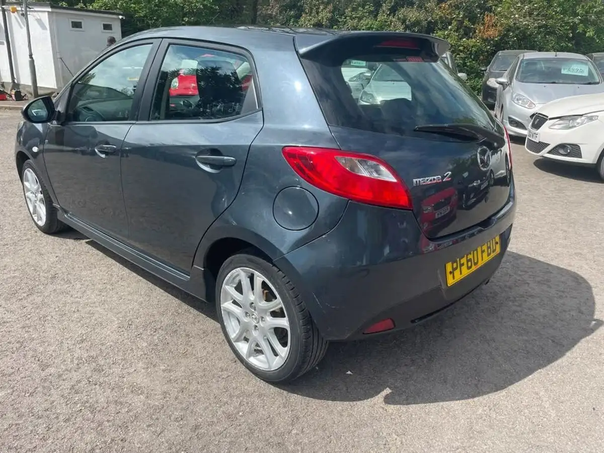2011-mazda-mazda2-13-tamura-5d-big-4