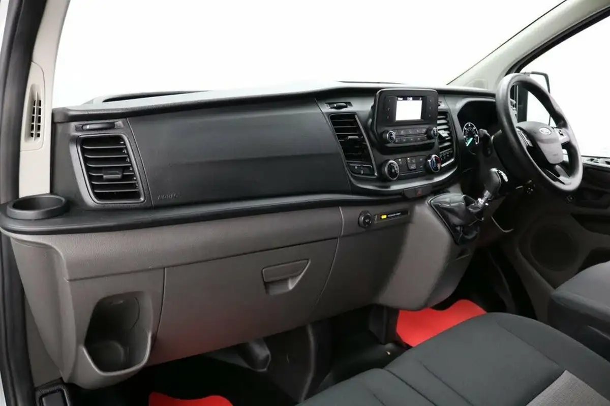 2020-ford-transit-custom-20tdci-280-l1h1-leader-105pseu6dt-panel-van-big-23