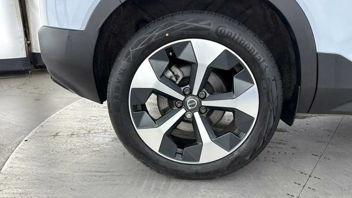 2024-volvo-xc40-20-b4-plus-big-25