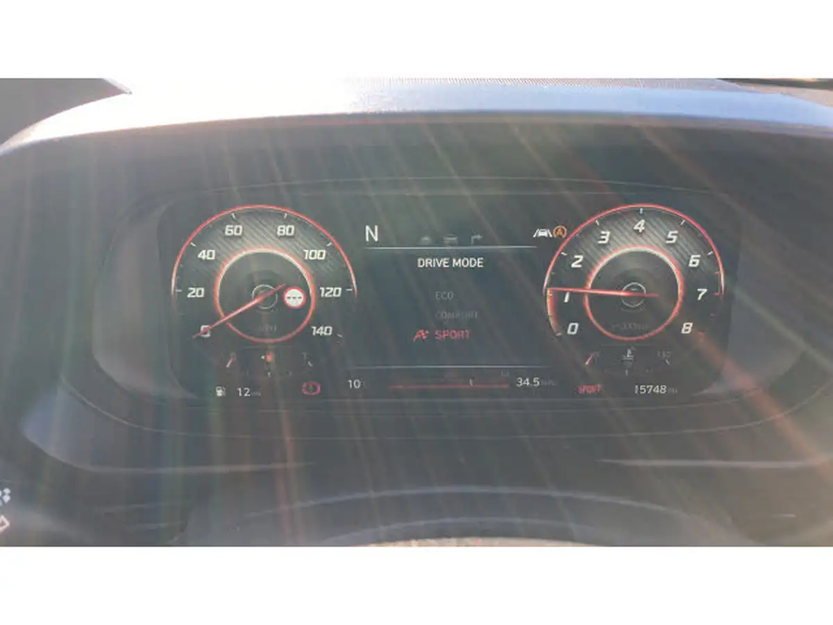 2022-hyundai-i20-10-t-gdi-premium-eclutch-imt-big-22