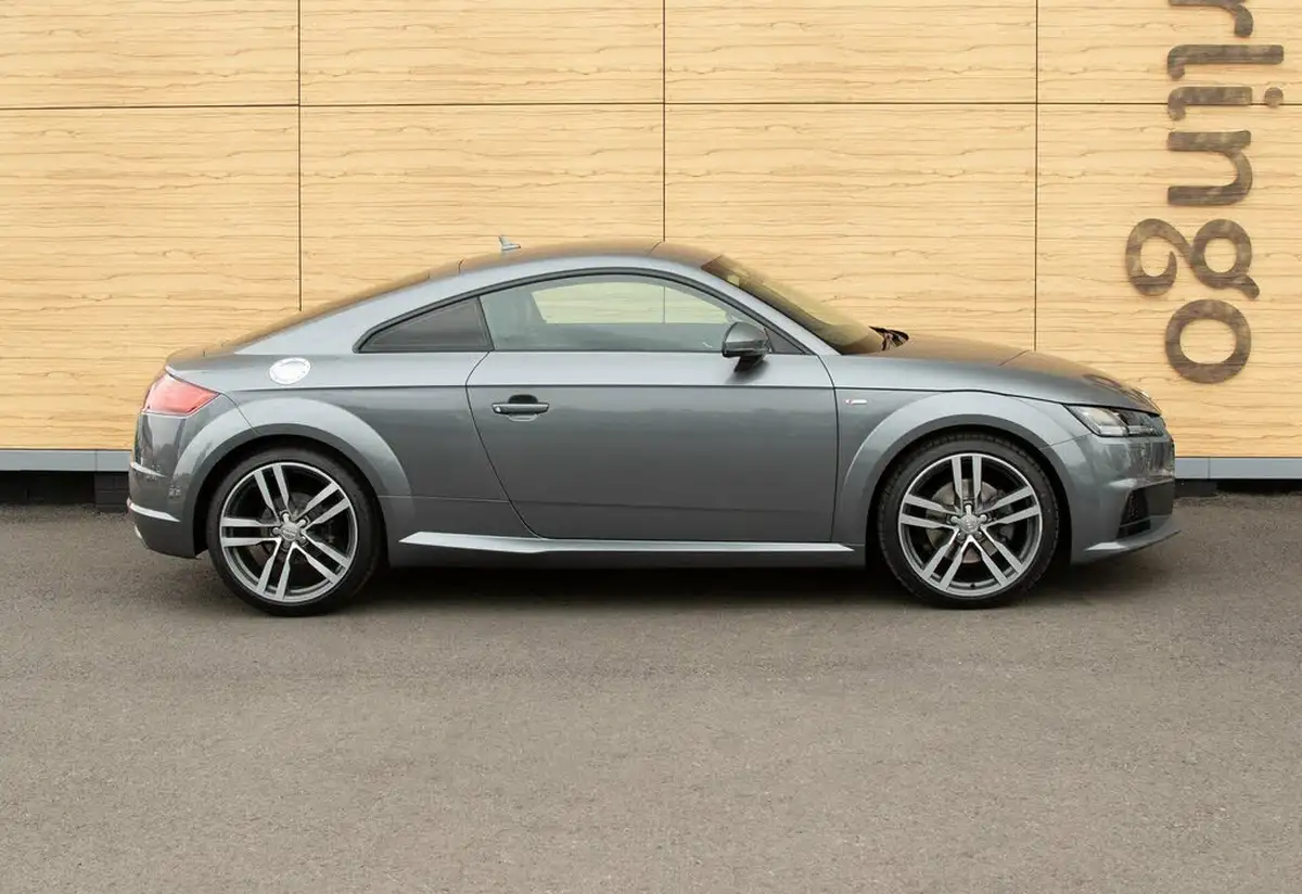2018-audi-tt-coupe-18-tfsi-s-line-big-11