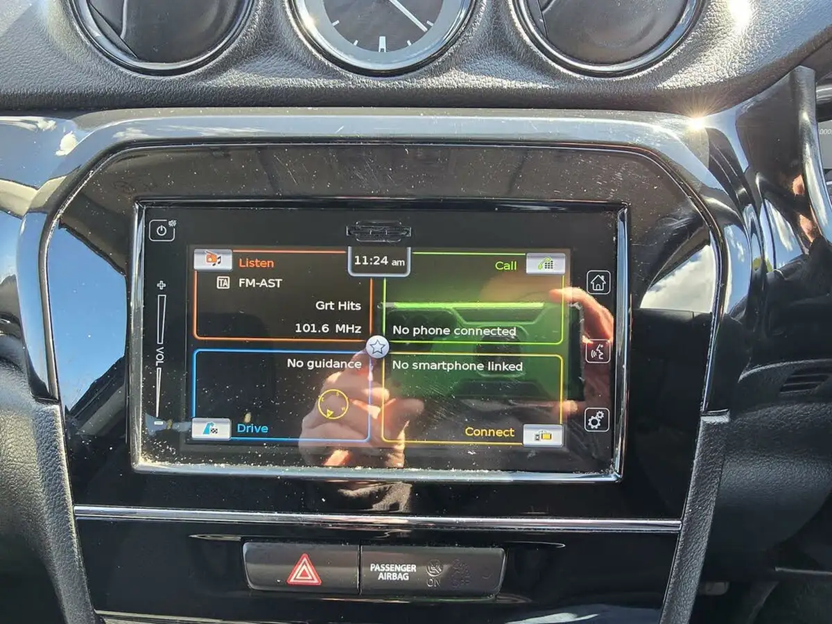 2017-suzuki-vitara-16-kuro-big-38