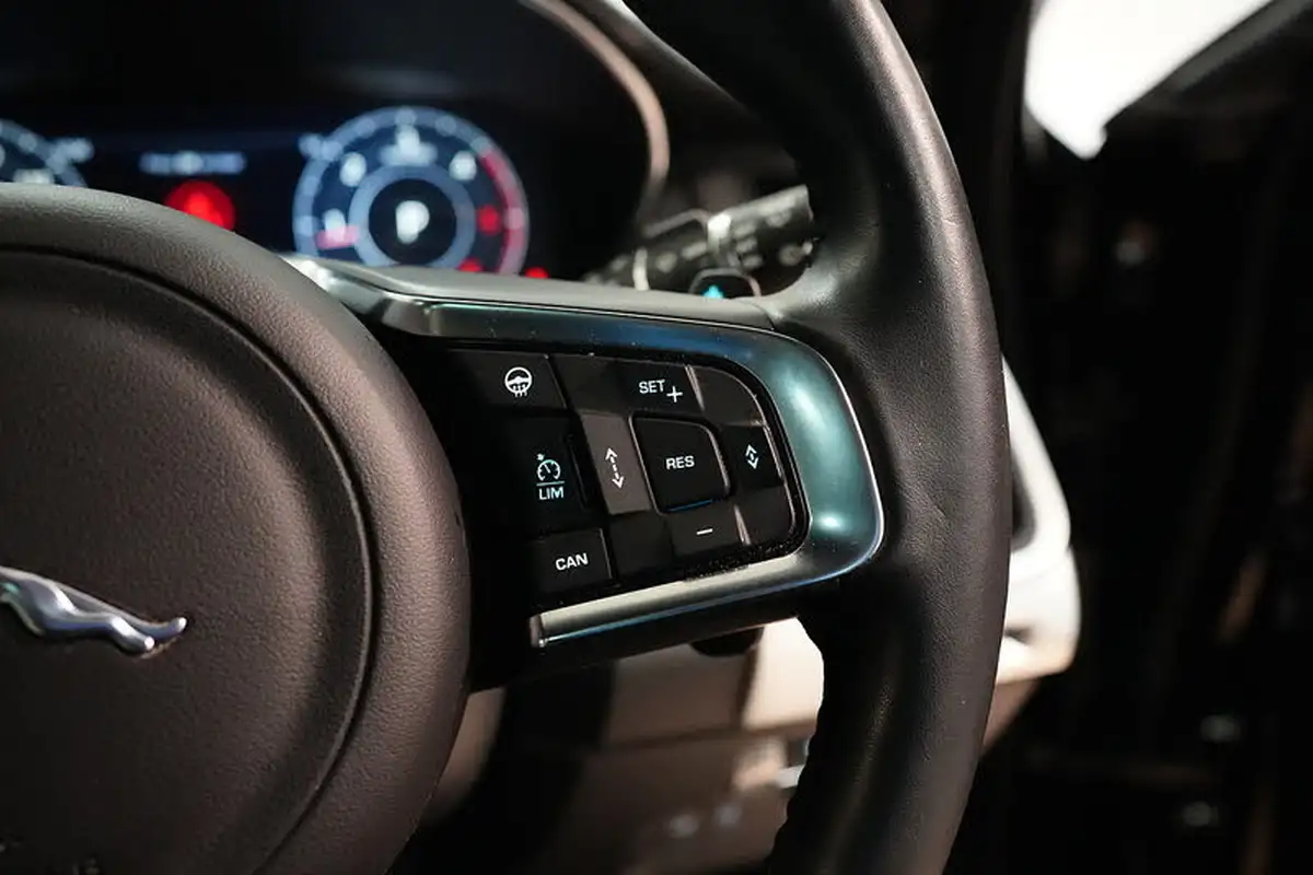 2018-jaguar-e-pace-20-i4d-r-dynamic-hse-180ps-big-37