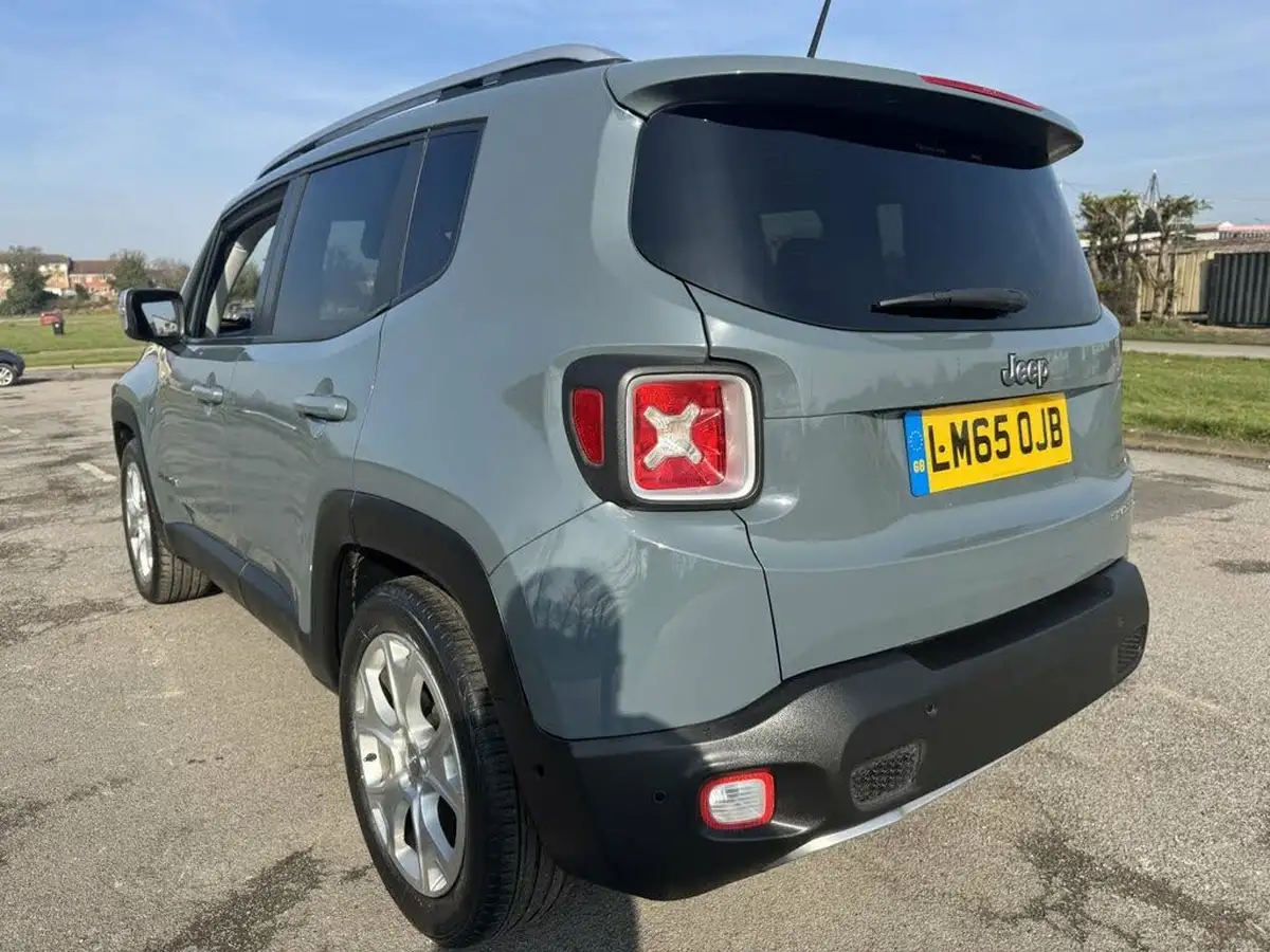2015-jeep-renegade-16-multijet-ii-limited-ss-big-34