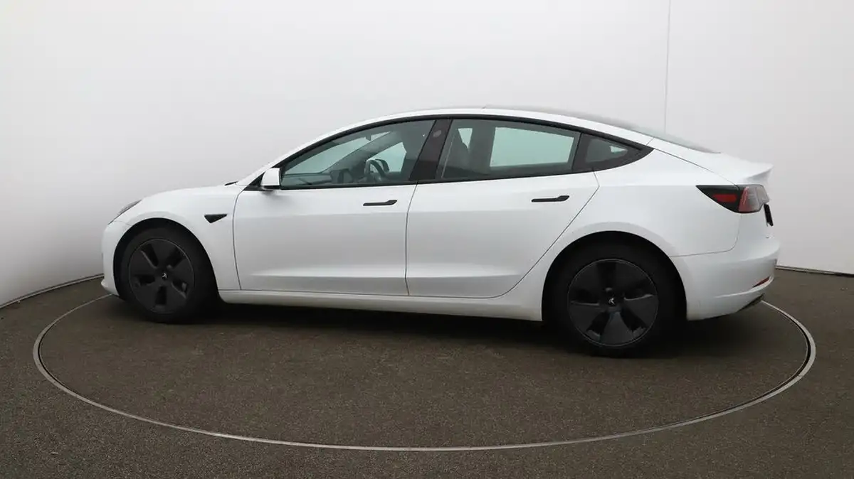 2022-tesla-model-3-e-long-range-big-50
