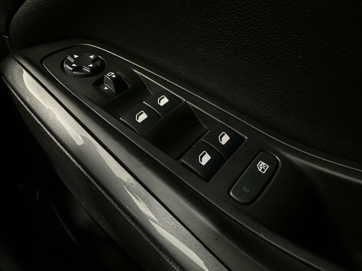 2019-vauxhall-grandland-x-15td-elite-nav-ss-blueinjection-big-16