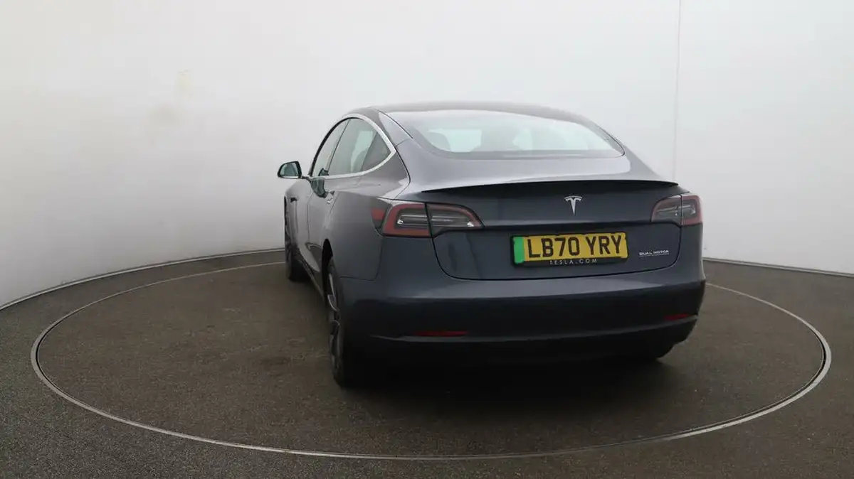 2020-tesla-model-3-e-performance-big-51