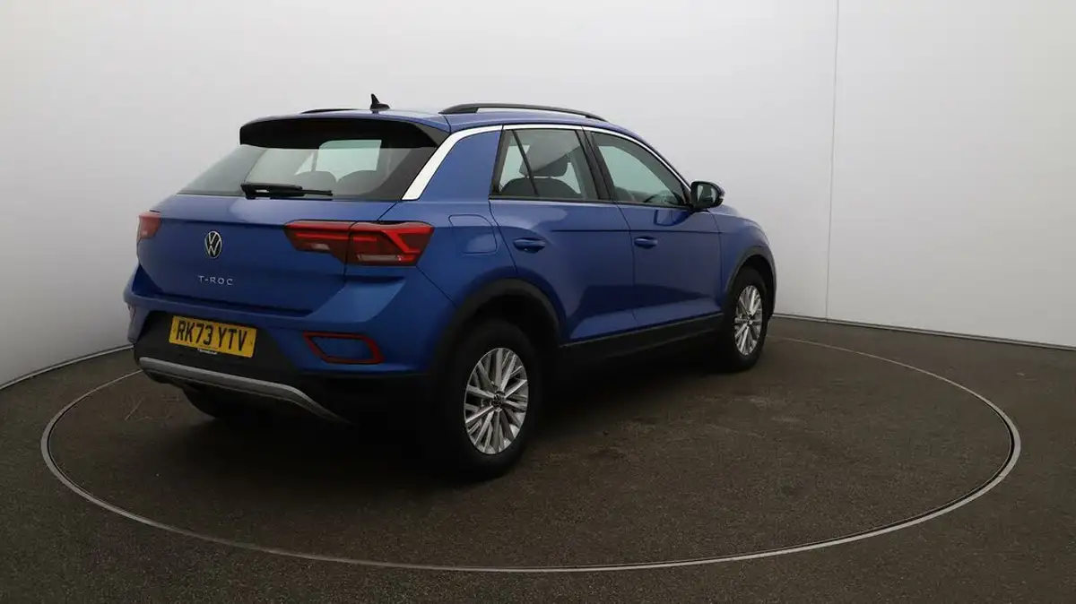 2023-volkswagen-t-roc-10-tsi-life-big-7