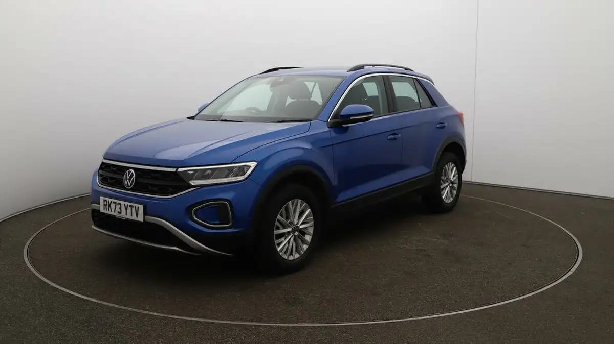 2023-volkswagen-t-roc-10-tsi-life-big-3