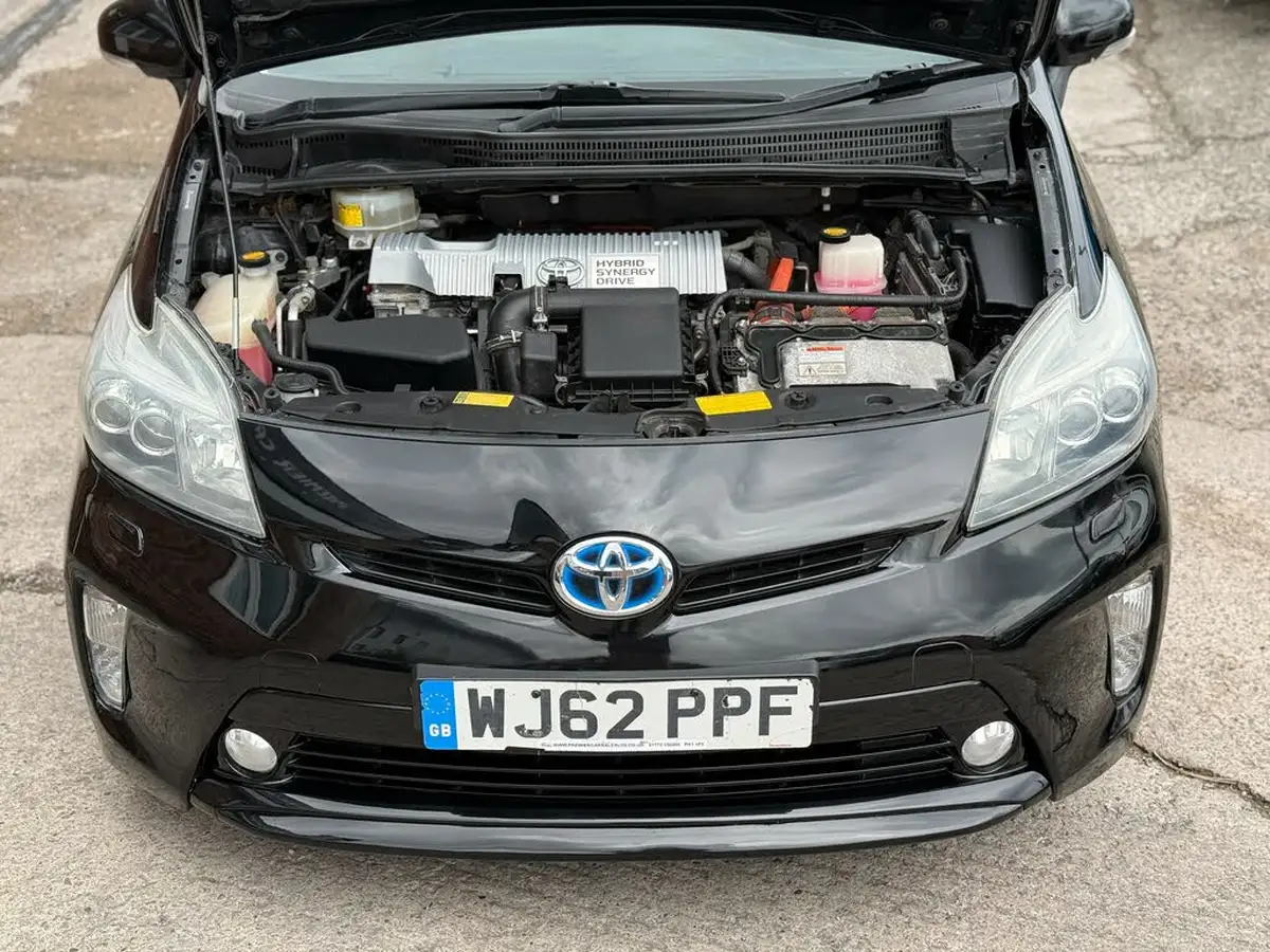2012-toyota-prius-18-vvt-i-t-spirit-hybrid-leather-1794cc-big-43
