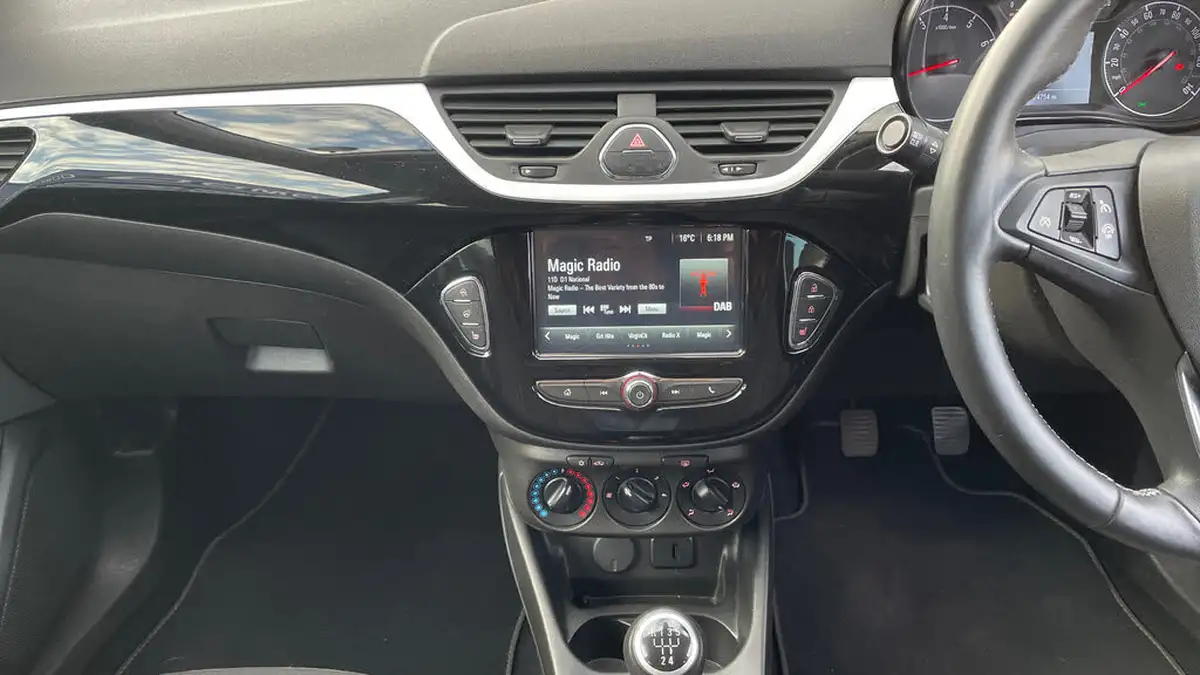 2019-vauxhall-corsa-14i-griffin-90ps-5d-big-11