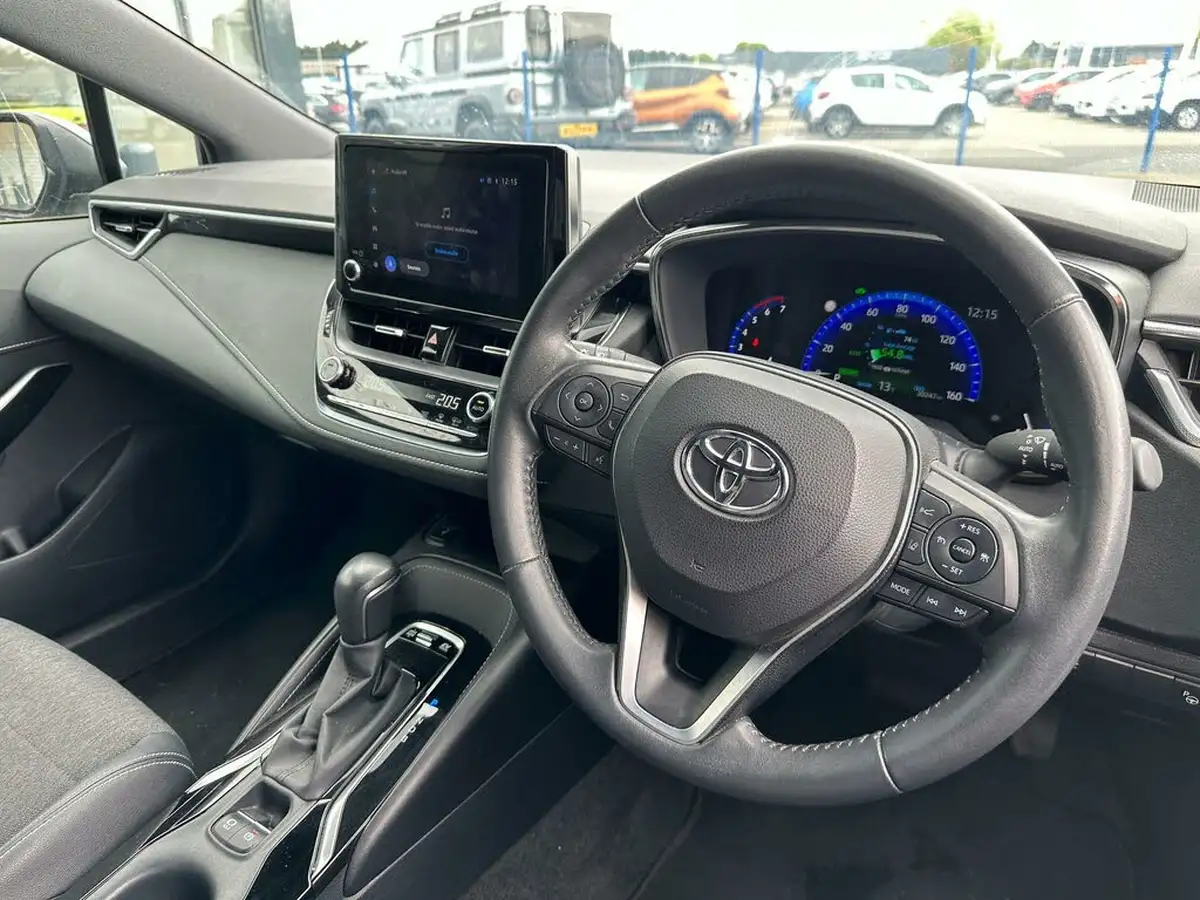 2022-toyota-corolla-18-vvt-i-design-120bhp-trk-hatchback-5d-big-1