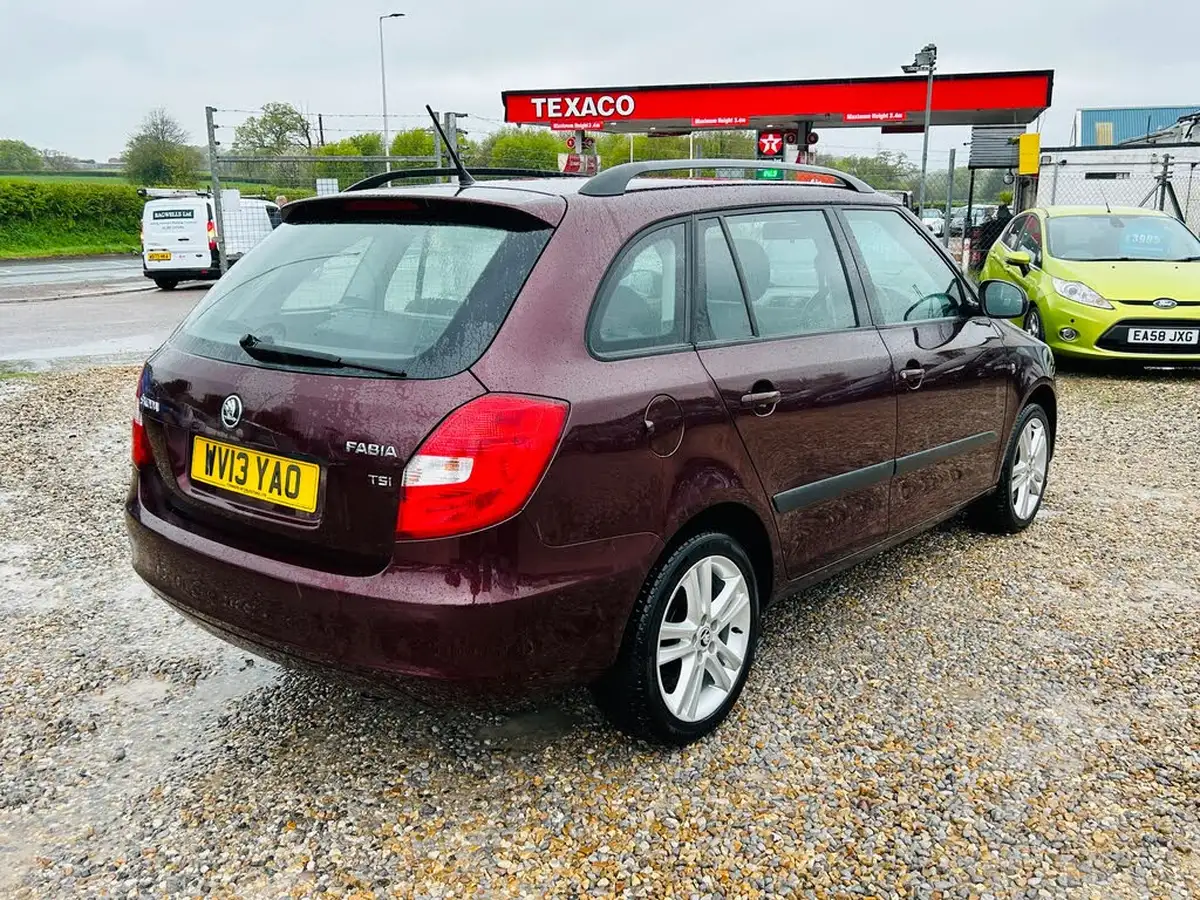 2012-skoda-fabia-12-elegance-tsi-105bhp-estate-1197cc-big-7