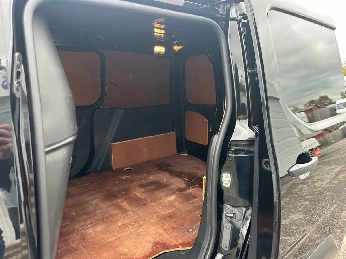 2022-toyota-proace-city-15d-active-big-25