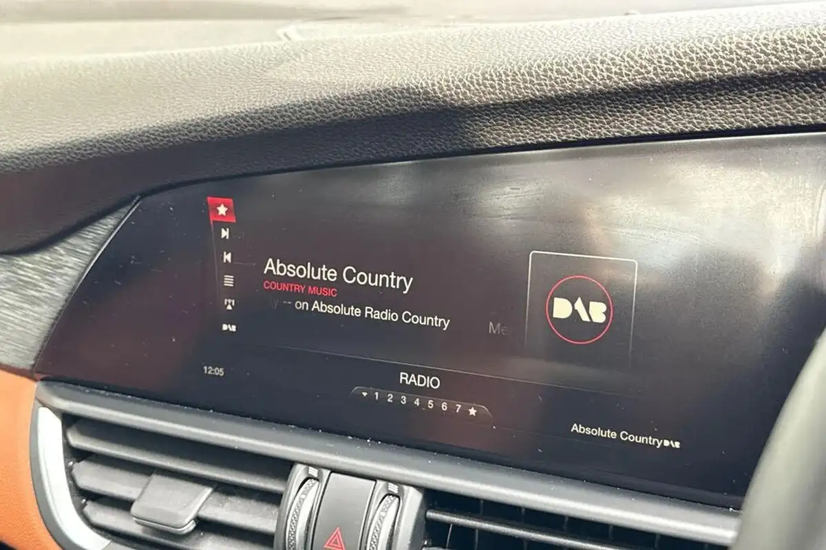 2019-alfa-romeo-giulia-22td-super-big-30