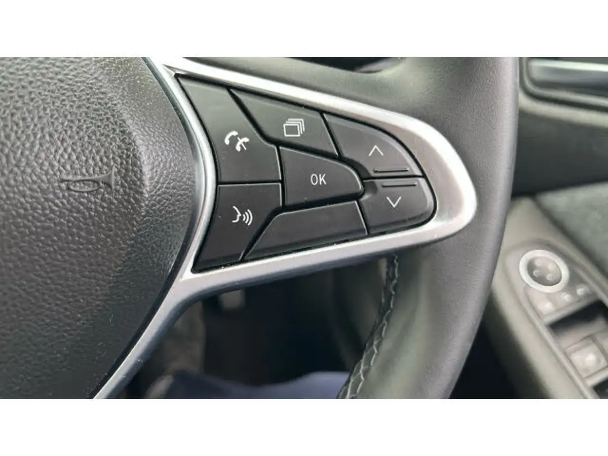 2024-renault-clio-10-tce-techno-big-28
