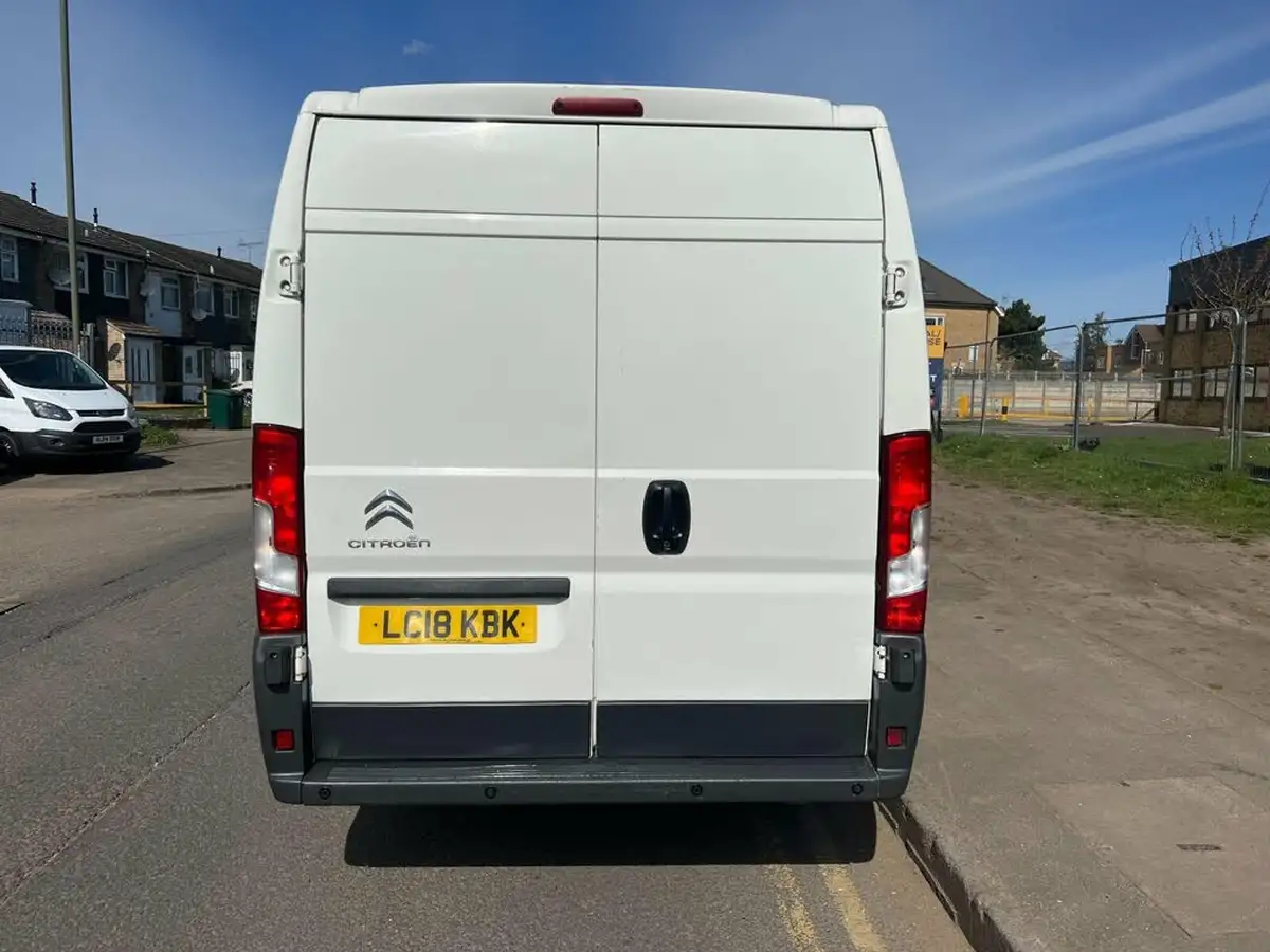 2018-citroen-relay-20bluehdi-35-l4h2-enterprise-big-3