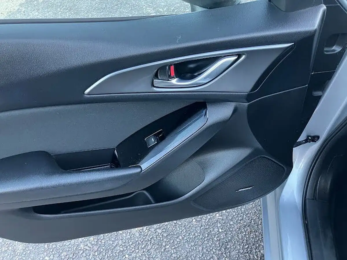 2018-mazda-mazda3-20-sport-nav-120ps-hatchback-5d-big-21