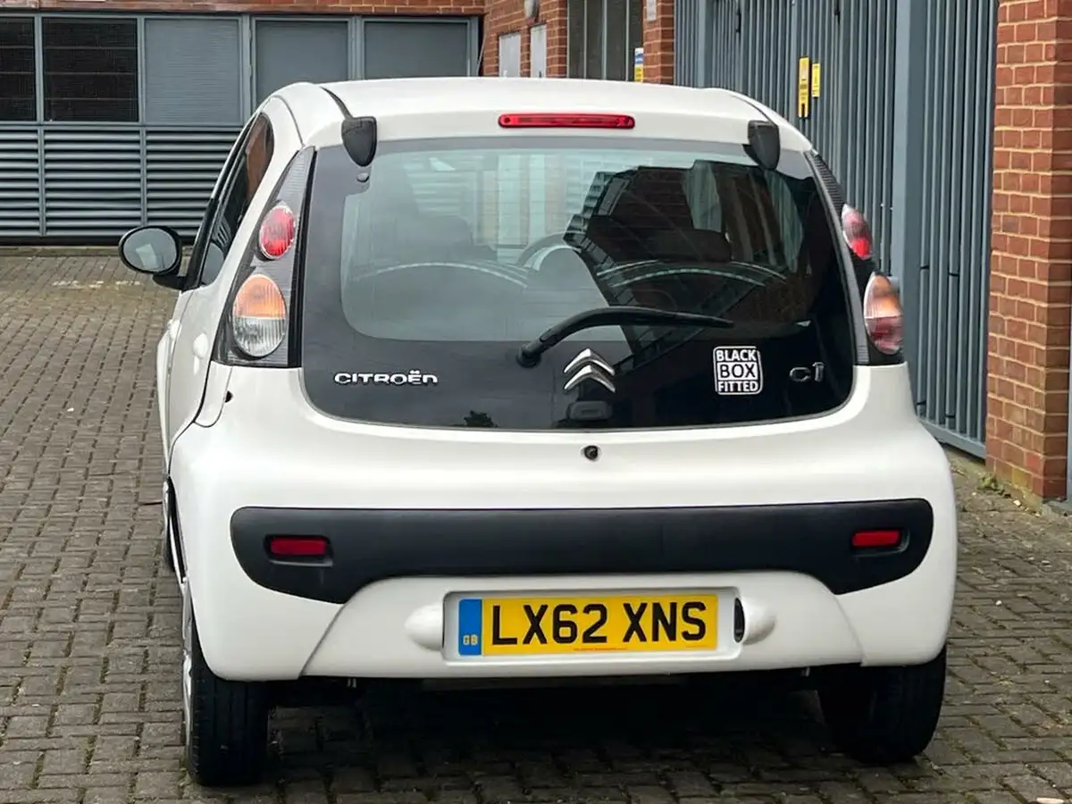 2012-citroen-c1-10-vtr-5d-big-15