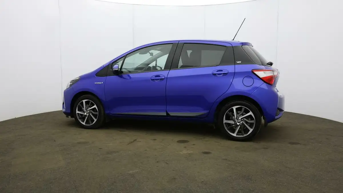 2020-toyota-yaris-15-vvt-i-y20-98bhp-hybrid-1497cc-e-cvt-big-33
