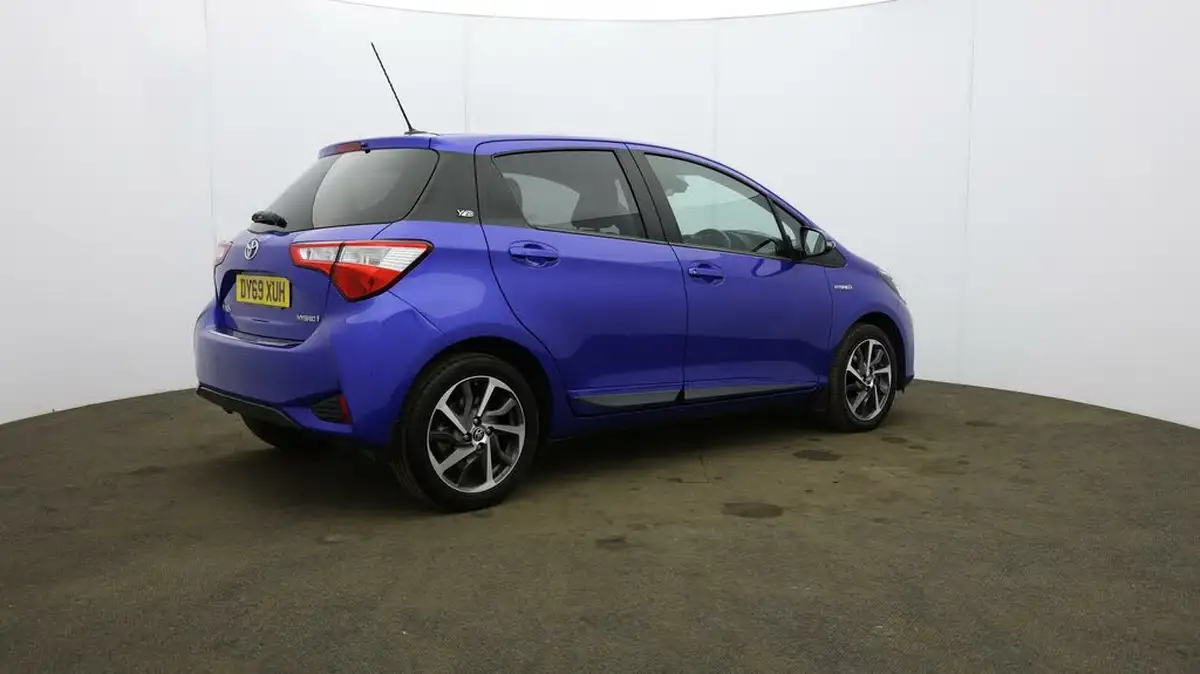 2020-toyota-yaris-15-vvt-i-y20-98bhp-hybrid-1497cc-e-cvt-big-57