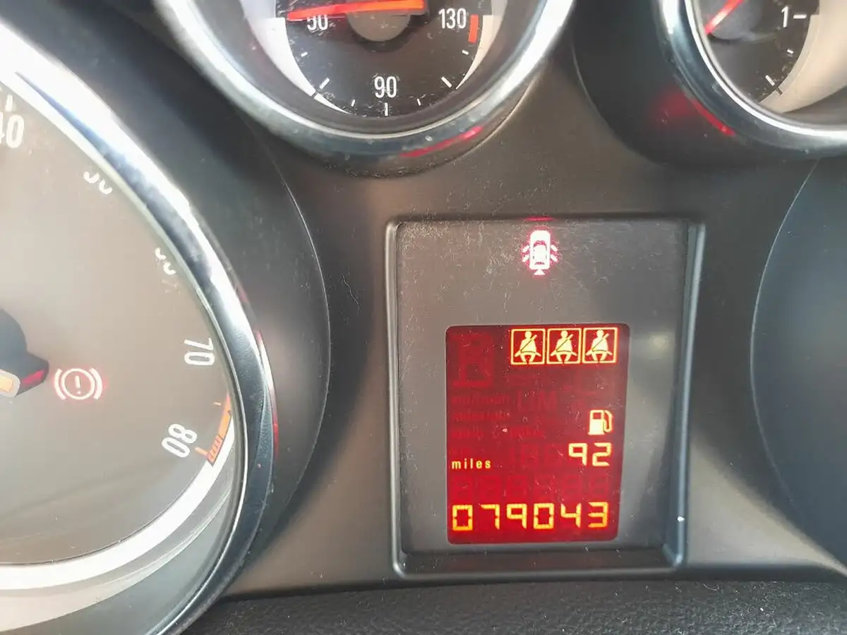 2014-vauxhall-mokka-16-exclusiv-big-7