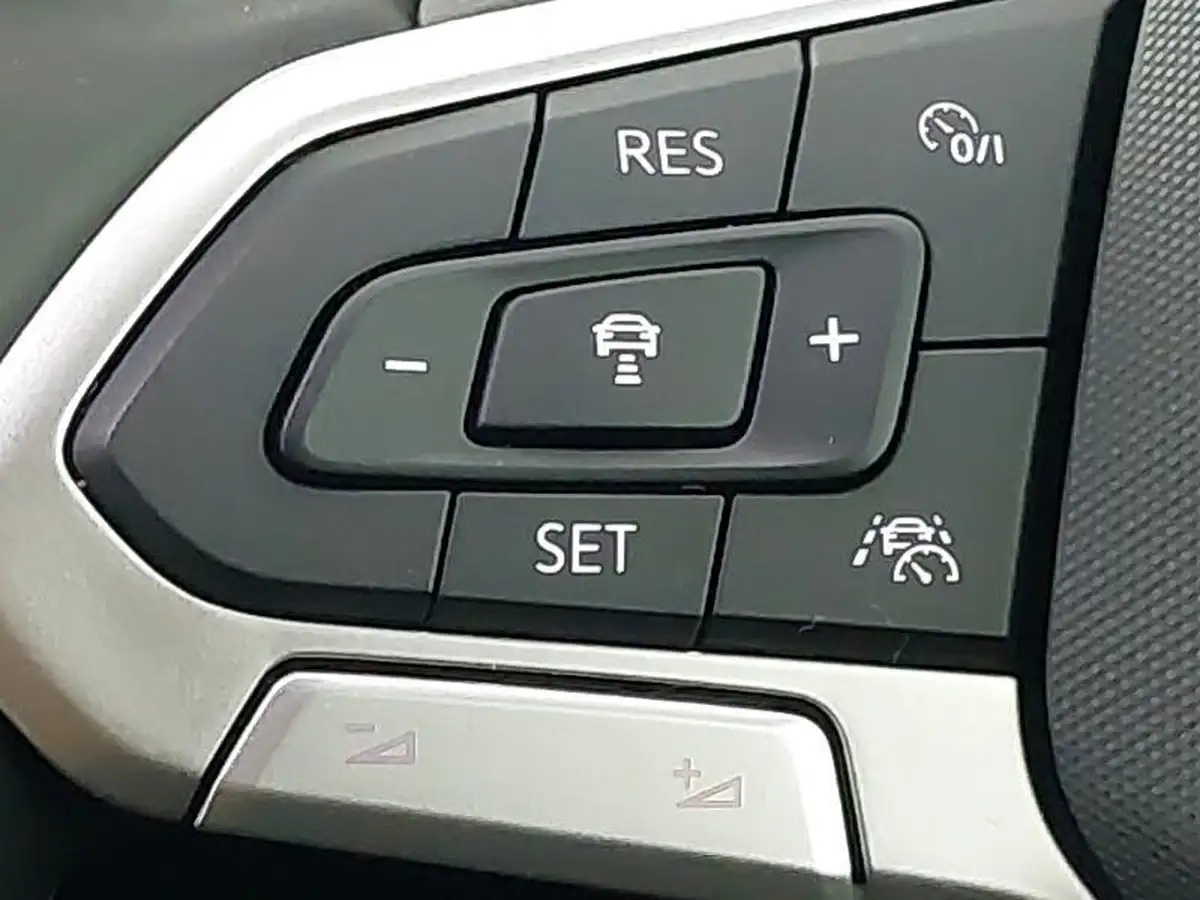 2024-volkswagen-taigo-10-tsi-style-110ps-dsg-big-13
