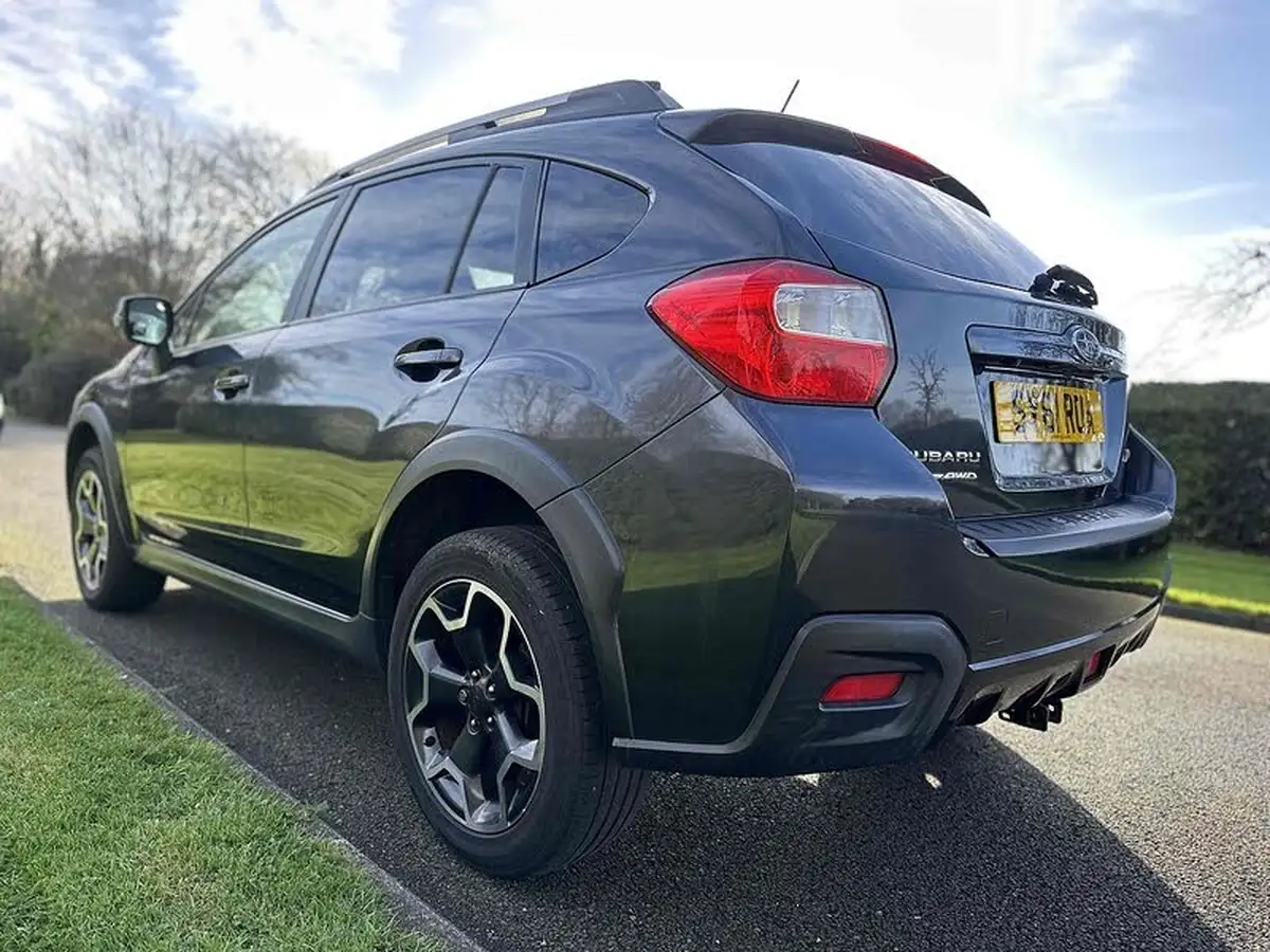2012-subaru-xv-big-7