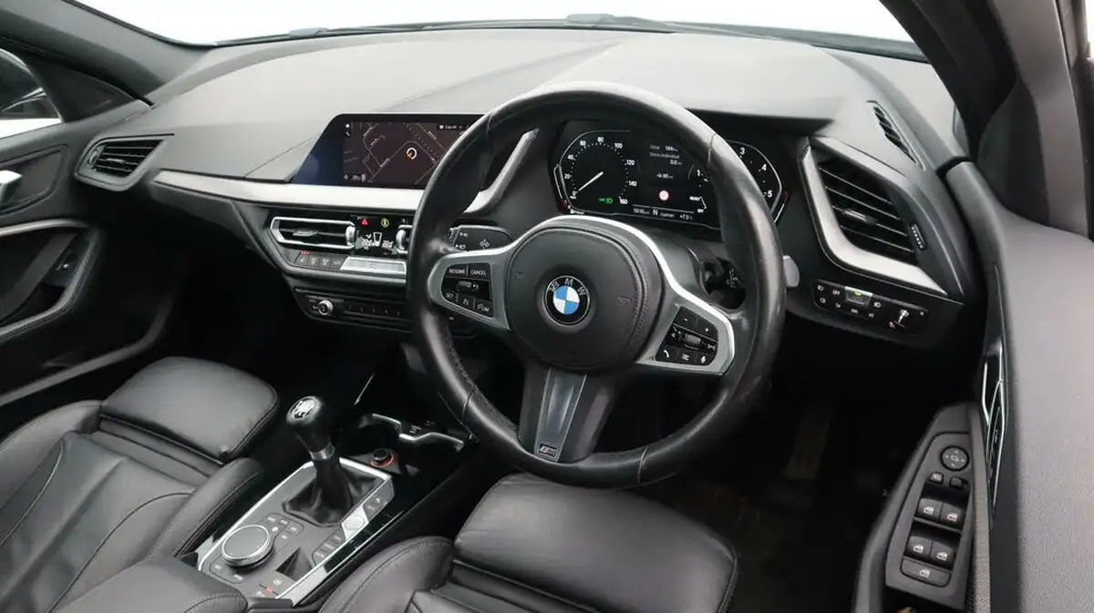 2020-bmw-1-series-20td-118d-m-sport-big-9