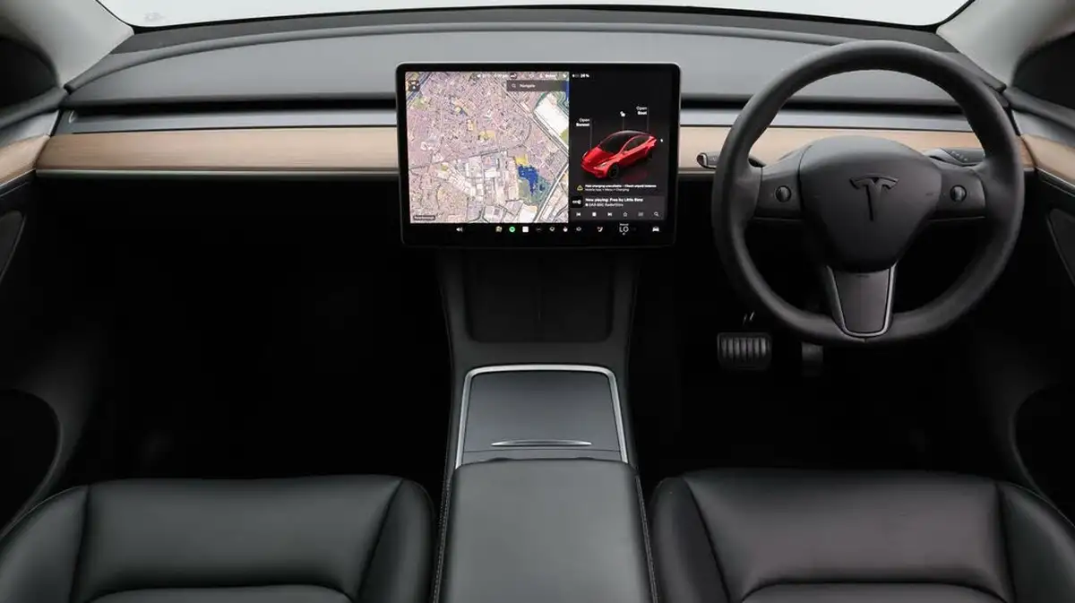 2022-tesla-model-y-e-long-range-big-13