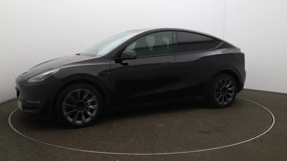 2022-tesla-model-y-e-long-range-big-58