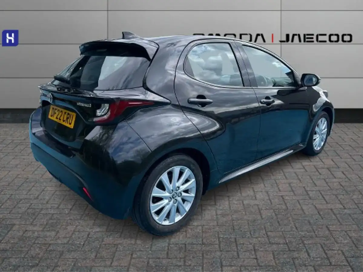 2022-toyota-yaris-15-vvt-i-icon-big-4